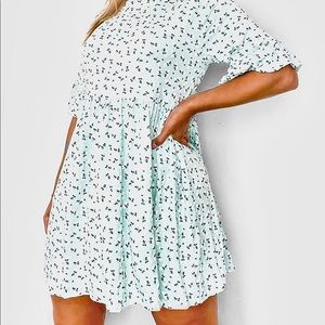 Plus Ditsy Floral Smock Dress Color:Mint Size: US 14